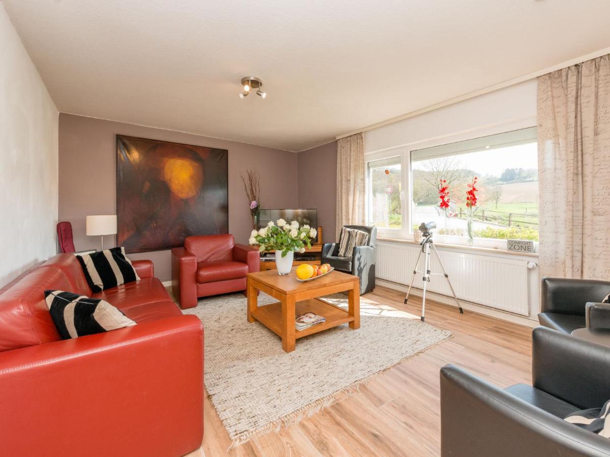 Modern Holiday Home near River in Amelgatzen Emmerthal Zimmer foto