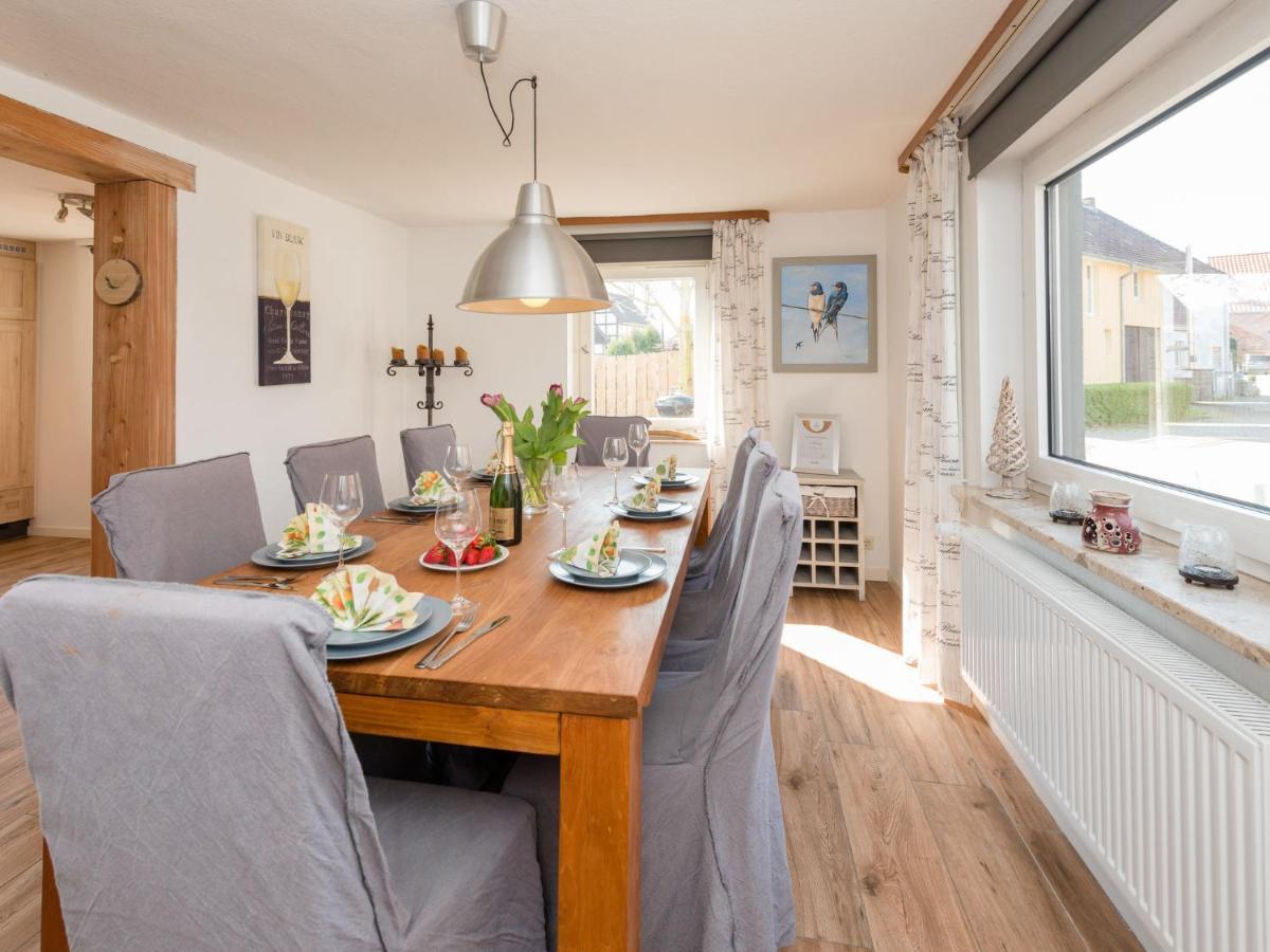 Modern Holiday Home near River in Amelgatzen Emmerthal Zimmer foto