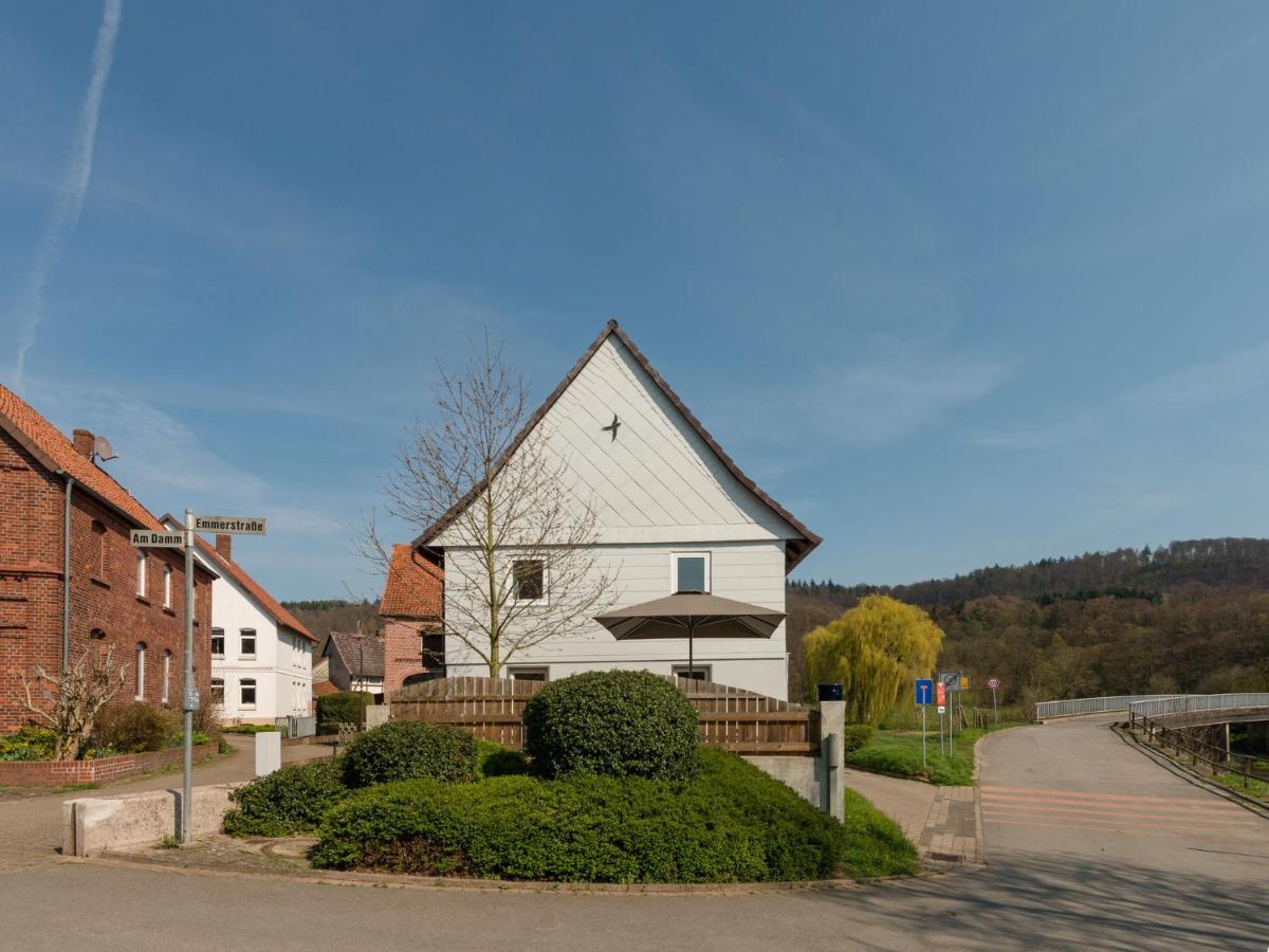 Modern Holiday Home near River in Amelgatzen Emmerthal Zimmer foto